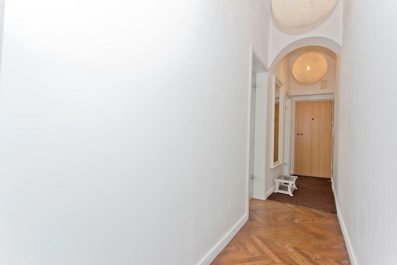 Luxury And Comfortable- Golden Apartments- Royal Street Varsovie Extérieur photo